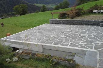 Umbau Tankraum, Terrasse und Treppe in Naturstein