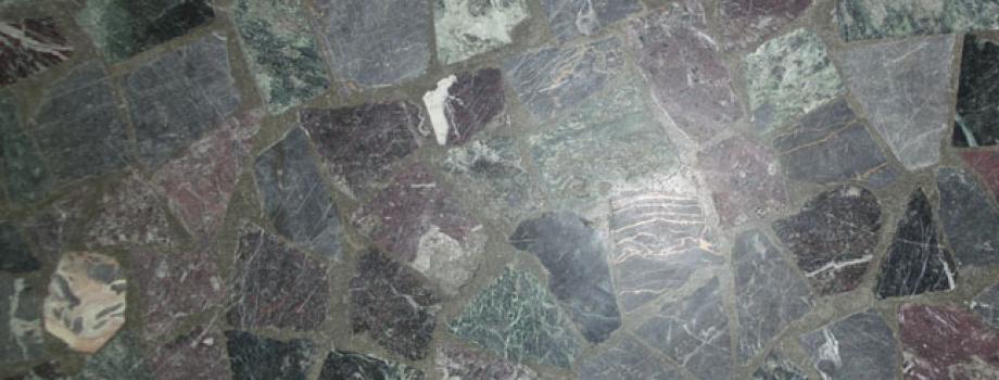 Plattenbeläge Naturstein wild